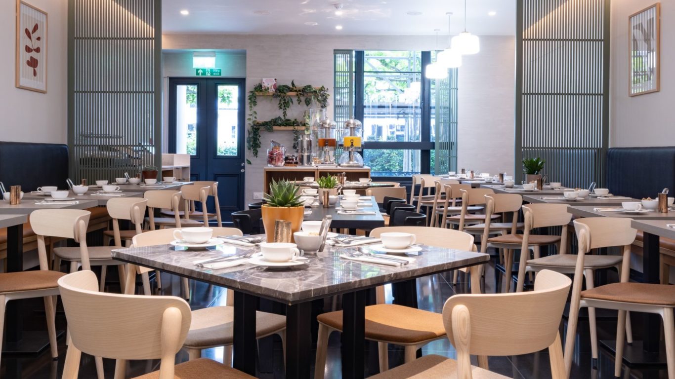 La Suite West -Terrace Restaurant-042