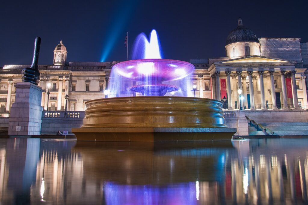 trafalgar-square-1930507_1280