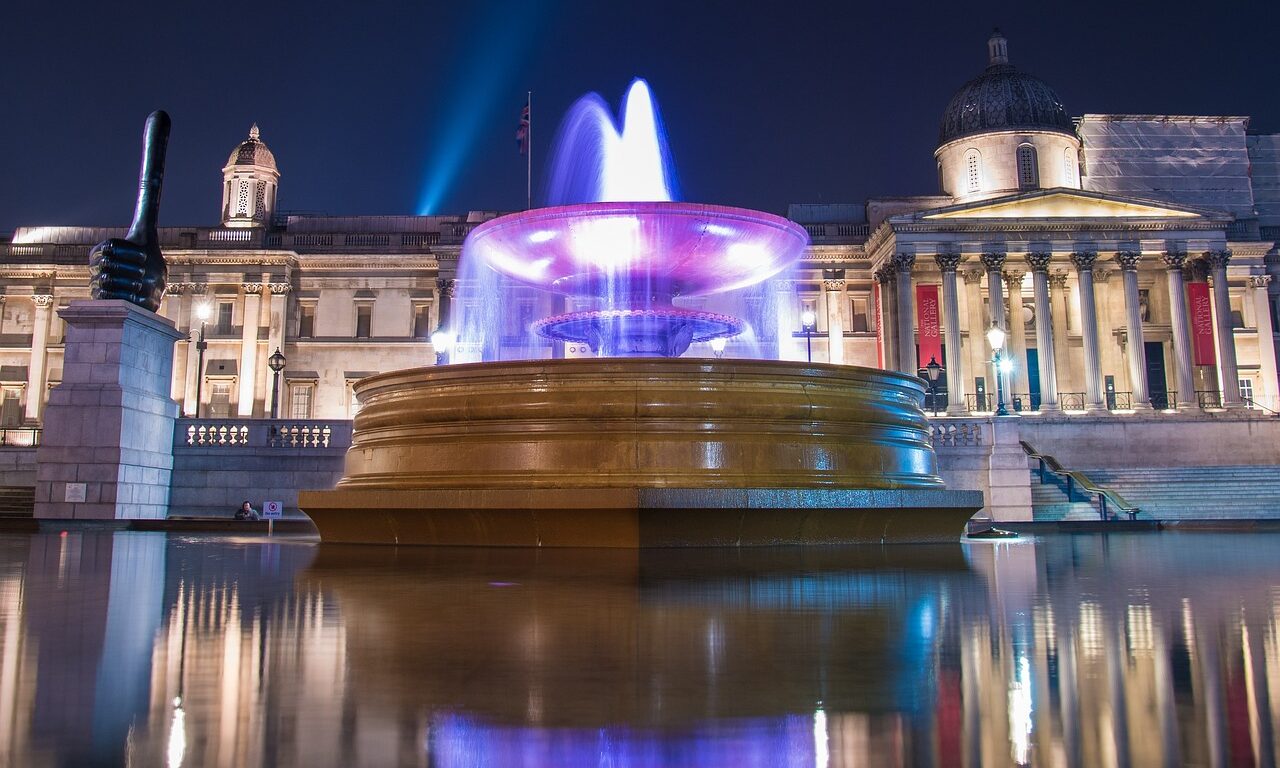 trafalgar-square-1930507_1280